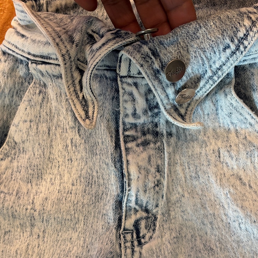 Traffic Light Wash Distressed High-Rise Boyfriend Jeans - Light Blue - Picture 3 of 12